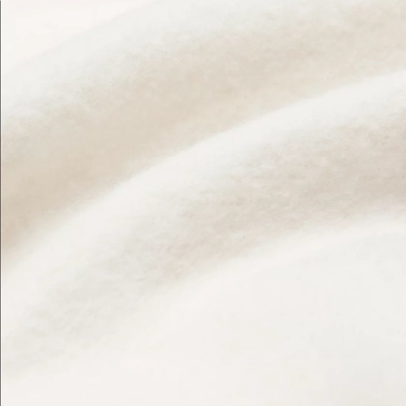 Aritzia TNA Cozy Mega Button-Up in Heather Light Oatmeal - Picture 4 of 9